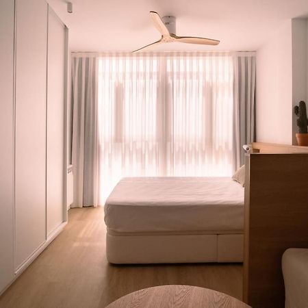 Spectacular Renovated Studio Facing The Sea Apartment Valencia Exterior photo
